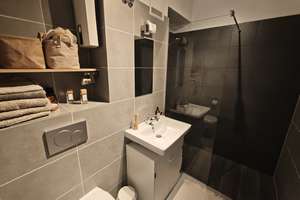 Ruhiges Hof-Idyll an der Schiersteiner Str.: 96m², renoviert, 2 Balkone, Aufzug, TG (Provisionsfrei) – Schiersteiner str. 35a, 65187 Rheingauviertel / Hollerborn, Wiesbaden – Vorschaubild 7