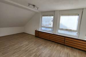 Schöne 1-Zimmer-Dachgeschosswohnung mit Einbauküche in der Sebaldus-Siedlung Erlangen – Die vollständige Adresse der Immobilie erhältst du vom Anbieter., 91058 Sebaldus, Erlangen – Vorschaubild 4