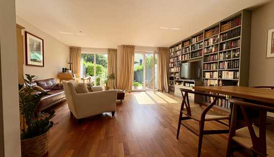 Bild von Mit Parkblick: Stilvolles, großzügiges 4 Zimmer-Reihenhaus im Seerosenpark