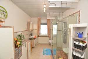Geräumige und sehr gepflegte Doppelhaushälfte mit Pool, Sauna, Garage... – Harz (Kreis) – Vorschaubild 10