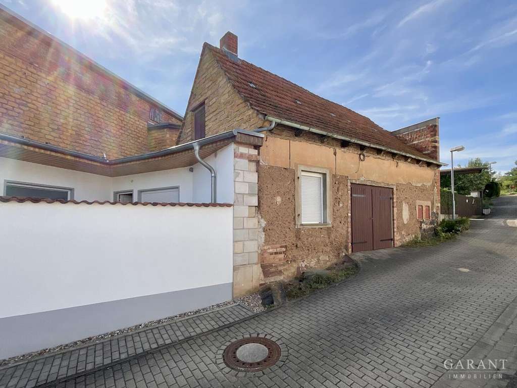 Immobilie in Arnstein - Reiheneckhaus bei Hettstedt, acht Zimmer, Garage, technisch erneuern - Bild 3