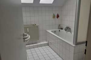 Gepflegte Dachgeschosswohnung in einem Wohn-/Geschäftshaus – Neumarkt 4-6, 47119 Duisburg – Vorschaubild 3