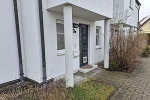 Vermietetes RMH im Stadthausstil mit Garten und zwei TG-Stellplätzen! – Die vollständige Adresse der Immobilie erhältst du vom Anbieter., 86405 Meitingen – Vorschaubild 1