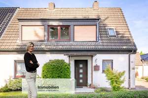 Tolle Lage, schöner Garten, Einfamilienhaus als DHH mit Gestaltungspotential