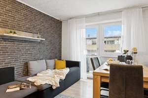 STADTRUHE – Lichtdurchflutete 2-Zimmer-Wohnung mit großzügigem Westbalkon in ruhiger zentraler Lage – Die vollständige Adresse der Immobilie erhältst du vom Anbieter., 75177 Nordstadt, Pforzheim – Vorschaubild 2