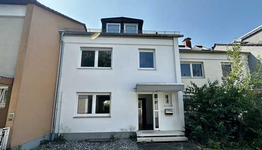 Bild von Attraktives Einfamilien-Reihenmittelhaus in beliebter Wohnlage von Wiesbaden seitlich der Lahnstraße