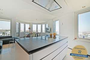 Alpenblick garantiert! Thalkirchen, helle, luxuriöse 2-Zimmer Whg. im 12 OG mit TG-Einzelstellplatz!