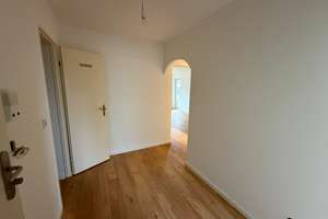 Geräumige 3-Zimmer Wohnung mit EBK und BALKON in München-Aubing