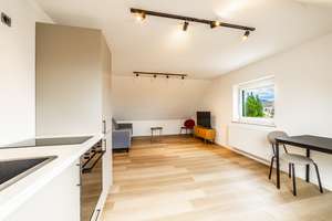 Modernisiert und vollmöbliert: Helle 2-Zimmer-Wohnung in Reutlingen! – Die vollständige Adresse der Immobilie erhältst du vom Anbieter., 72762 Reutlingen-Mitte, Reutlingen – Vorschaubild 2