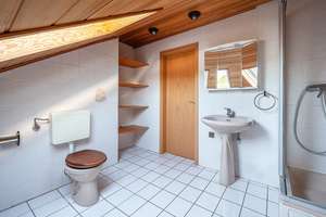 Ein bewährtes Familien-Domizil
5- bis 6-Zimmer-Reihenhaus mit Keller & Garage – Die vollständige Adresse der Immobilie erhältst du vom Anbieter., 55127 Lerchenberg, Mainz – Vorschaubild 13
