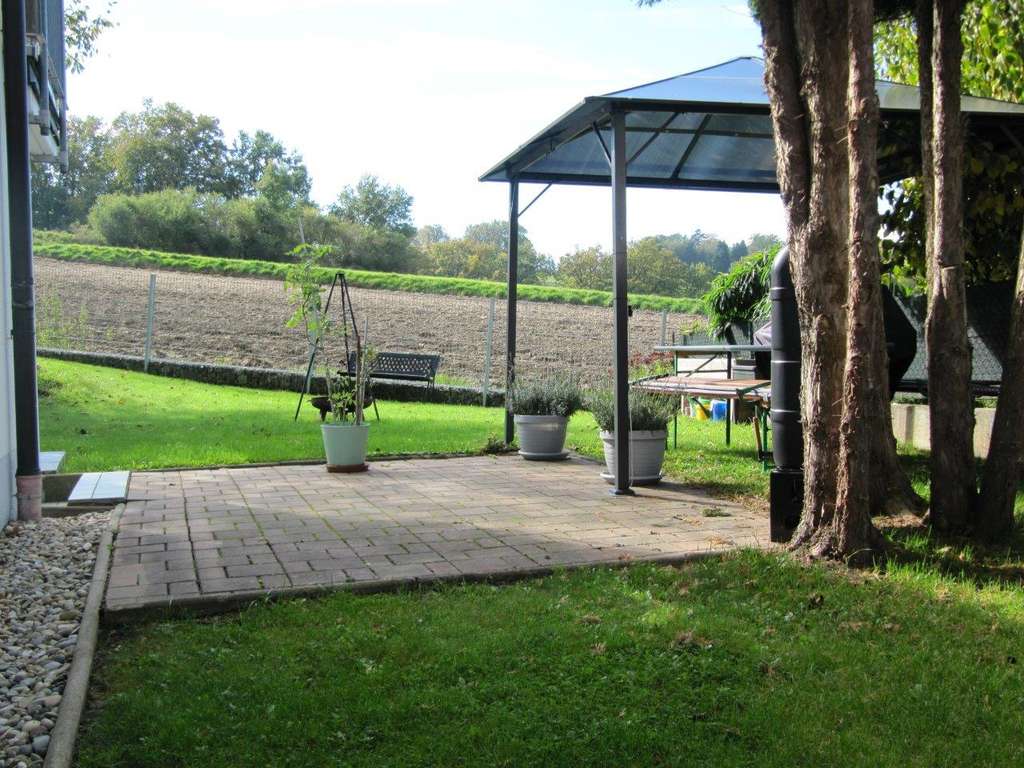 Immobilie in Rudelzhausen - 3-Zimmer-Souterrain-Wohnung  in einem topgepflegten Wohnhaus (nur 3 WE) in traumhafter Lage - Bild 2