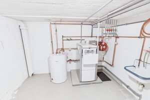 Attraktives Reihenkopfhaus in Heilsbronn – ruhige Lage, viel Platz und Garage inklusive – Die vollständige Adresse der Immobilie erhältst du vom Anbieter., 91560 Heilsbronn – Vorschaubild 14