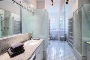Möbliert: Schöne 2-Zimmer Wohnung im denkmalgeschützten Altbau – Die vollständige Adresse der Immobilie erhältst du vom Anbieter., 80638 Nymphenburg, München – Vorschaubild 7