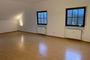2,5- Zimmer Wohnung in ruhiger Privatstrasse