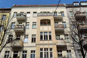 Berlin Friedrichshain: 3 - Zimmer - Altbauwohnung mit Balkon – Die vollständige Adresse der Immobilie erhältst du vom Anbieter., 10245 Friedrichshain, Berlin – Vorschaubild 3