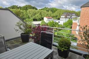 Sonnige, geräumige 2-Z. Wohnung mit zus. Wohngalerie