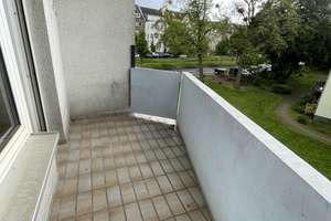 Modernisierte 3 Zimmer Wohnung mit Balkon und Einbauküche in Düsseltal