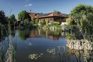 SPEKTAKULÄRER VIERSEITHOF IN IDYLLISCHER PARKLANDSCHAFT MIT BERGBLICK – Die vollständige Adresse der Immobilie erhältst du vom Anbieter., 83257 Gstadt am Chiemsee – Vorschaubild 1