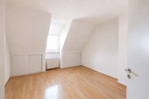 Wohn(t)raum in Top-Lage: großzügige DG-Wohnung im Zentrum von Weingarten – Die vollständige Adresse der Immobilie erhältst du vom Anbieter., 88250 Weingarten – Vorschaubild 8