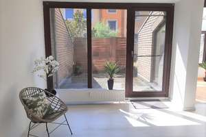 Prov.frei! Kleines helles Single-Apartment mit Terrasse u. Wintergarten!
