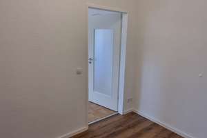 Exklusive 4-Zimmer-EG-Wohnung mit Balkon und EBK in SB-Scheidt – Kirchweg 19, 66133 Scheidt, Saarbrücken – Vorschaubild 4