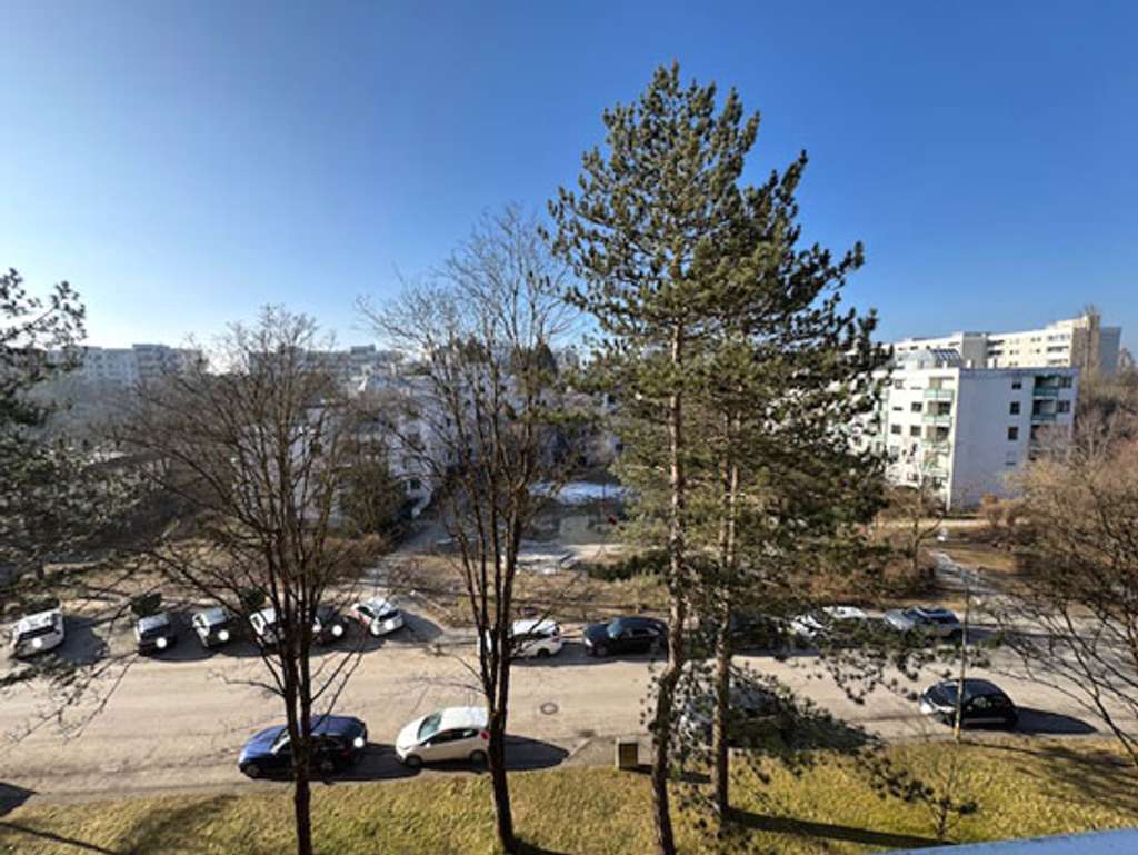 Immobilie in Taufkirchen - Helle 2-Zimmer-Wohnung mit Balkon & perfekter Aufteilung in grüner Lage! - Bild 0