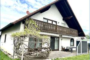 Ein Zuhause für die junge Familie!
Ausbau zum Generationenhaus möglich! – Die vollständige Adresse der Immobilie erhältst du vom Anbieter., 86529 Schrobenhausen – Vorschaubild 1