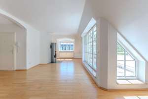 Eingebettet im Grünen – stilvolle 3-Zimmer-Dachgeschosswohnung mit Südterrasse – Die vollständige Adresse der Immobilie erhältst du vom Anbieter., 81827 Waldtrudering, München – Vorschaubild 6