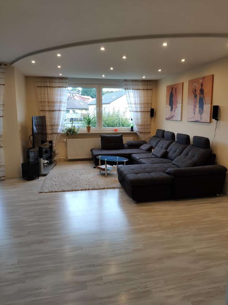 Immobilie in Wiesenbach - Kapitalanlage - Elegante 4-Zimmer-Wohnung mit Balkon im 1. OG in Wiesenbach - Bild 0