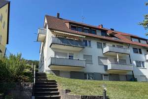 Schöne Dachgeschoßwohnung  + Hobbyraum mit Blick auf Feuerbach und die Weinberge – Die vollständige Adresse der Immobilie erhältst du vom Anbieter., 70469 Lemberg/Föhrich, Stuttgart – Vorschaubild 1