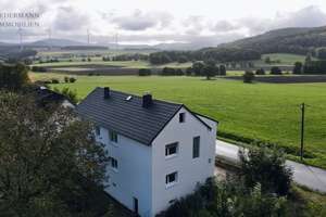 Rarität mit Seeblick - Ein-Zweifamilienhaus in bester Lage von Hohenroda – Die vollständige Adresse der Immobilie erhältst du vom Anbieter., 36284 Hohenroda – Vorschaubild 3