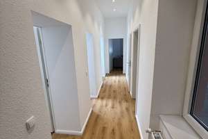 Design trifft Altbaucharme: Voll möblierte 2-Zimmer-Wohnung im Herzen Frankfurts – 60329 Bahnhofsviertel, Frankfurt am Main – Vorschaubild 2