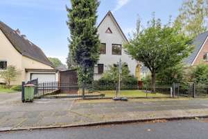 !!! NUR noch Warteliste !!! Sanierungsbedürftiges Einfamilienhaus mit genehmigter Grundstückteilung – Die vollständige Adresse der Immobilie erhältst du vom Anbieter., 22149 Rahlstedt, Hamburg – Vorschaubild 3