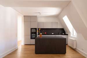 Exklusiv sanierte Jugendstilwohnung mit Fernblick und Aufzug