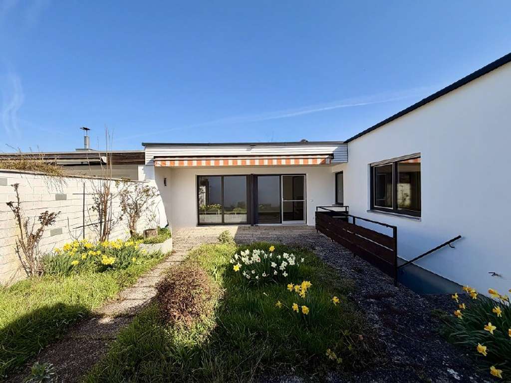 Immobilie in Stephanskirchen - Bungalow-Reihenhaus mit Terrasse und geschütztem Gartenbereich in Stephanskirchen - Bild 3