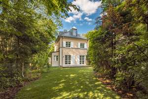 Direkt vom Eigentümer: Luxussanierte Altbauvilla in Sollner Bestlage!