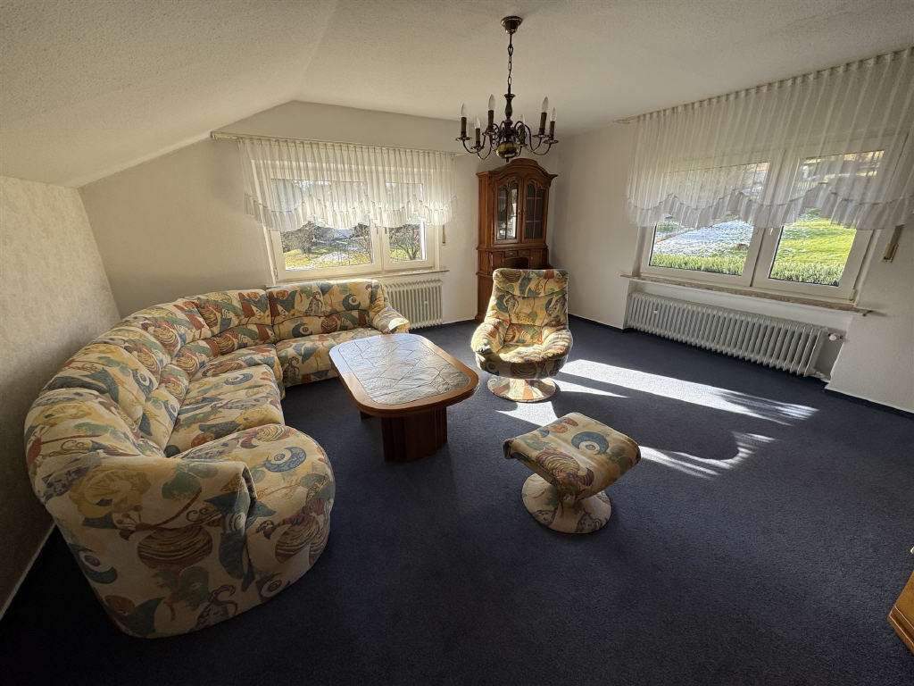 Immobilie in Waldbröl - Großzügiges Wohnhaus mit weitläufigem Grundstück in Hermesdorf - Bild 1