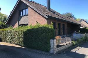 Provisionsfrei !! Saniertes, freistehendes Einfamilienhaus mit großem Garten 