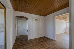 Ganz oben wohnen: Bezugsfreie 3-Zi-Eckwohnung mit Westloggia, Tageslichtbad und Weitblick – Die vollständige Adresse der Immobilie erhältst du vom Anbieter., 80935 Lerchenau-Ost, München – Vorschaubild 2
