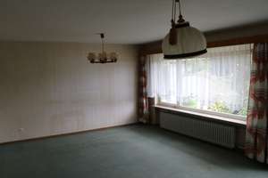 Reihenmittelhaus mit unverbaubarem Blick  (Starnberger See) mit zwei Garagen VON PRIVAT – Die vollständige Adresse der Immobilie erhältst du vom Anbieter., 82373 Pöcking – Vorschaubild 4