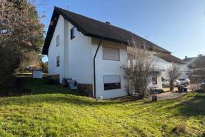 Attraktives 2-Familienhaus in idyllischer Lage mit Ausbaupotential – Die vollständige Adresse der Immobilie erhältst du vom Anbieter., 69429 Waldbrunn – Vorschaubild 2