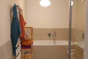 Stilvolle 4-Zimmer-Dachgeschosswohnung mit geh. Innenausstattung mit EBK in Berlin Prenzlauer Berg – Lichtburgring 16, 13355 Berlin – Vorschaubild 8