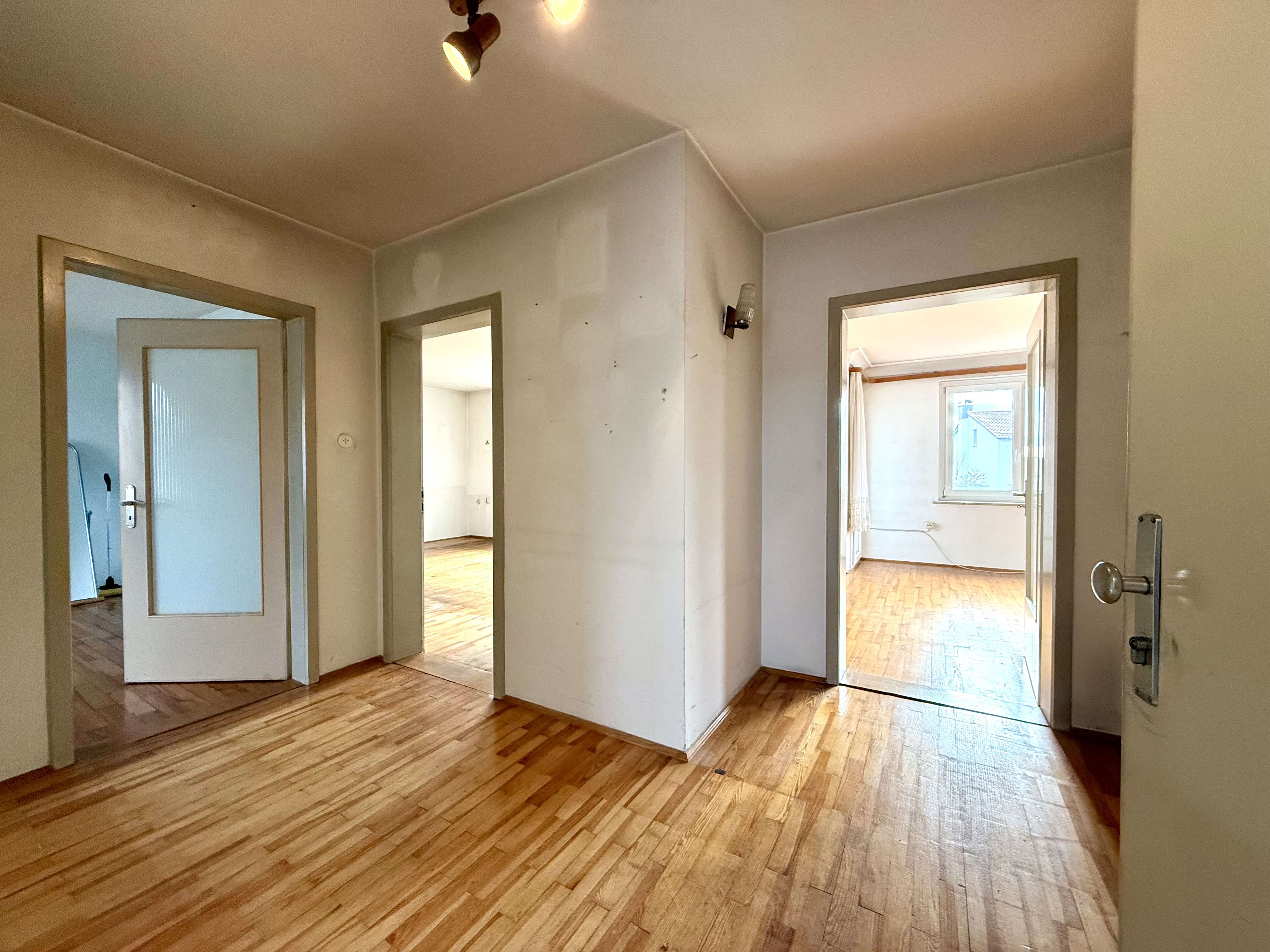 Immobilie in Geltendorf - Sanierungsobjekt in Top-Lage: Entwickeln, Gestalten, Werte schaffen - Bild 0