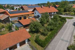 Doppelhaushälfte mit ca. 210 m² großem Stadel – Platz für Fahrzeuge, Werkstatt und Sammlung