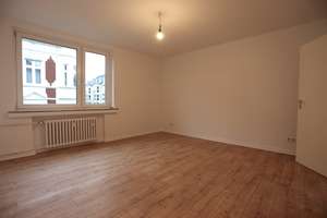 SCHÖNE HELLE RENOVIERTE 2 ZIMMER WOHNUNG IM HERZEN VON ELLER, LAMINAT, BALKON – Gumbertstraße 183, 40229 Eller, Düsseldorf – Vorschaubild 12