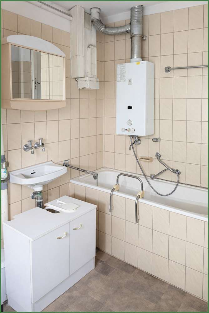 Immobilie in Burscheid - SANIERUNGSOBJEKT: DHH - Garagen - wohnliches Gartenhaus - in Burscheid - Hammerweg - Bild 1