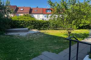 Modernes Reihenmittelhaus zu vermieten: 140m² Wohnfläche in einem Hochheimer Ortsteil – Main-Taunus-Kreis – Vorschaubild 2
