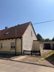 Doppelhaushälfte mit Doppelgarage in Eisleben  – ideal für Handwerker