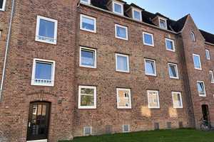 2-Zimmer Dachgeschosswohnung mit Wannenbad *WG-geeignet* – Lüderitzstraße 3, 24149 Kiel – Vorschaubild 1