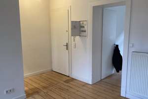 Wunderschöne 2-Zimmer-Altbauwohnung mit modernem Bad und Balkon – Essener Str. 2, 40476 Derendorf, Düsseldorf – Vorschaubild 3
